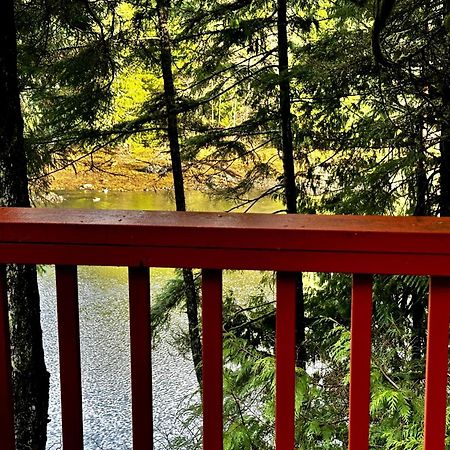 Waterfront Timber Frame Cottage! Ucluelet Zewnętrze zdjęcie