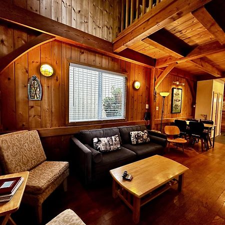Waterfront Timber Frame Cottage! Ucluelet Zewnętrze zdjęcie