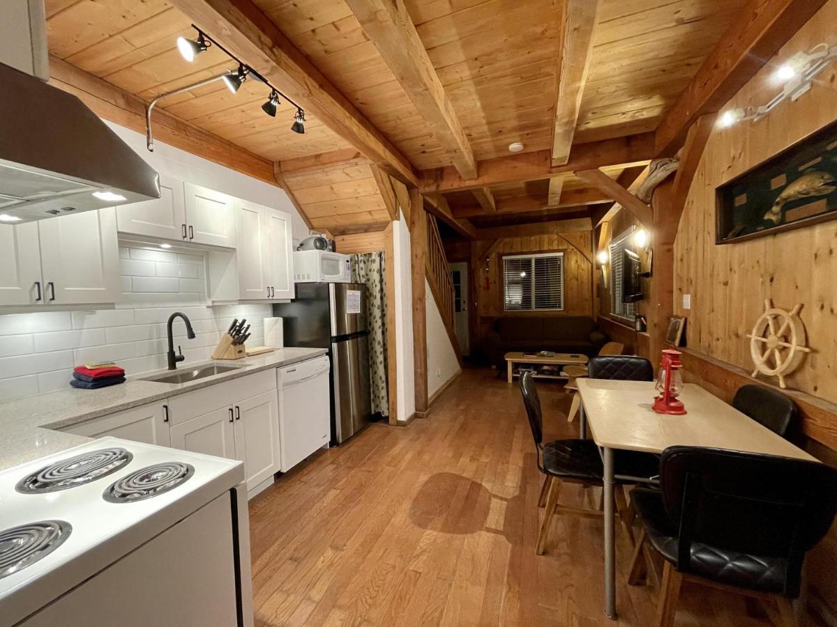 Waterfront Timber Frame Cottage! Ucluelet Zewnętrze zdjęcie