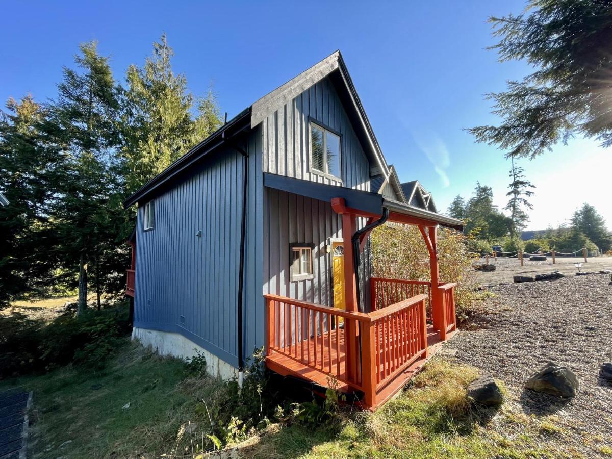 Waterfront Timber Frame Cottage! Ucluelet Zewnętrze zdjęcie