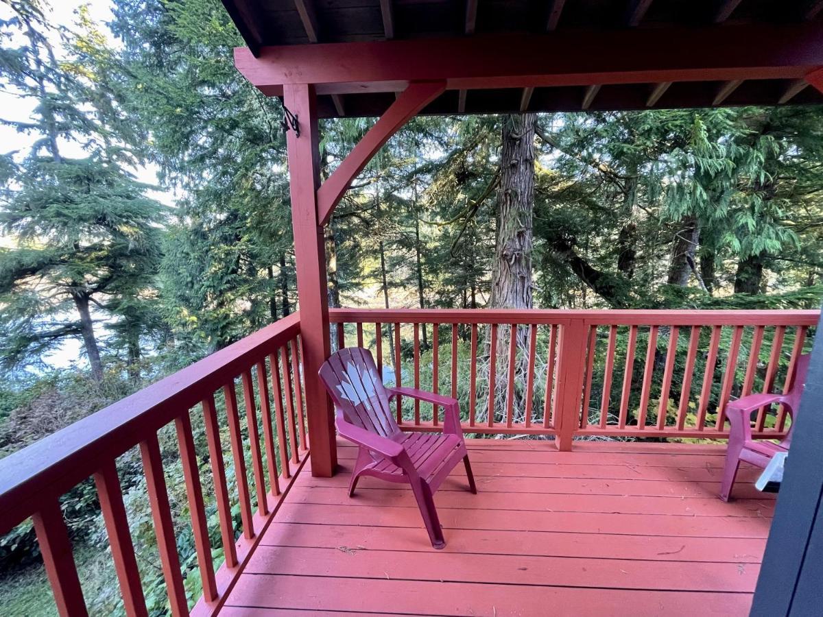 Waterfront Timber Frame Cottage! Ucluelet Zewnętrze zdjęcie