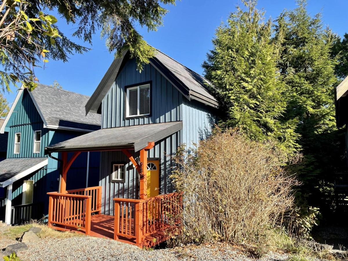 Waterfront Timber Frame Cottage! Ucluelet Zewnętrze zdjęcie