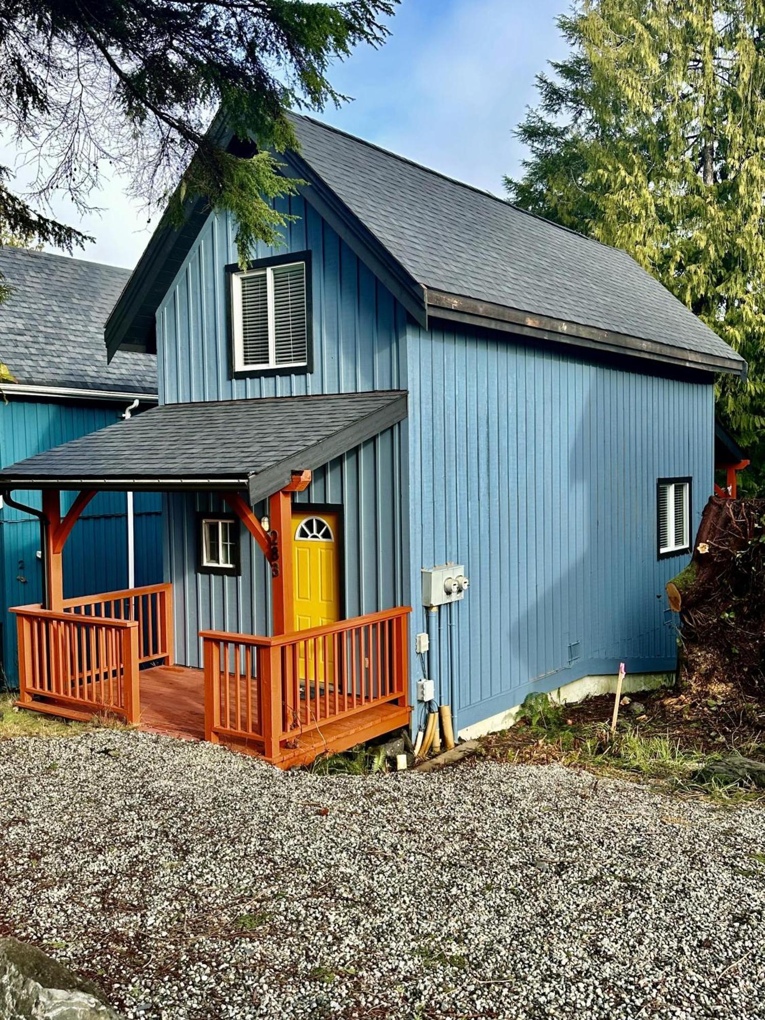 Waterfront Timber Frame Cottage! Ucluelet Zewnętrze zdjęcie