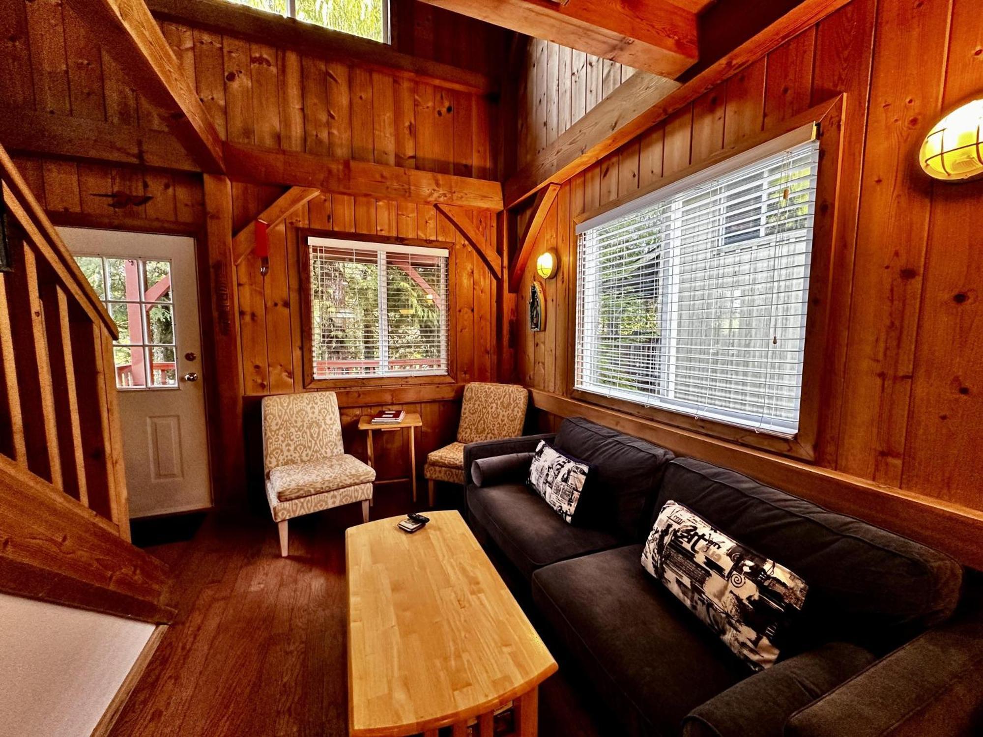 Waterfront Timber Frame Cottage! Ucluelet Zewnętrze zdjęcie