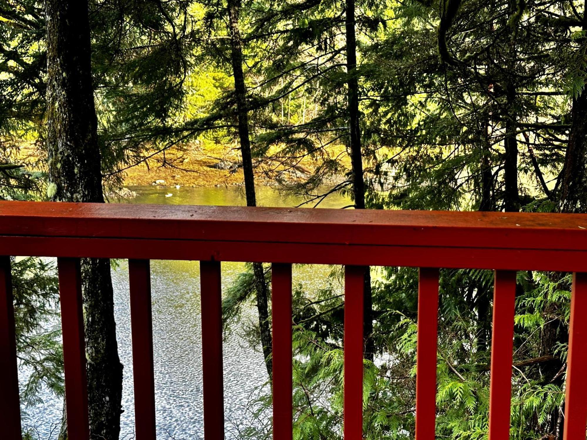 Waterfront Timber Frame Cottage! Ucluelet Zewnętrze zdjęcie