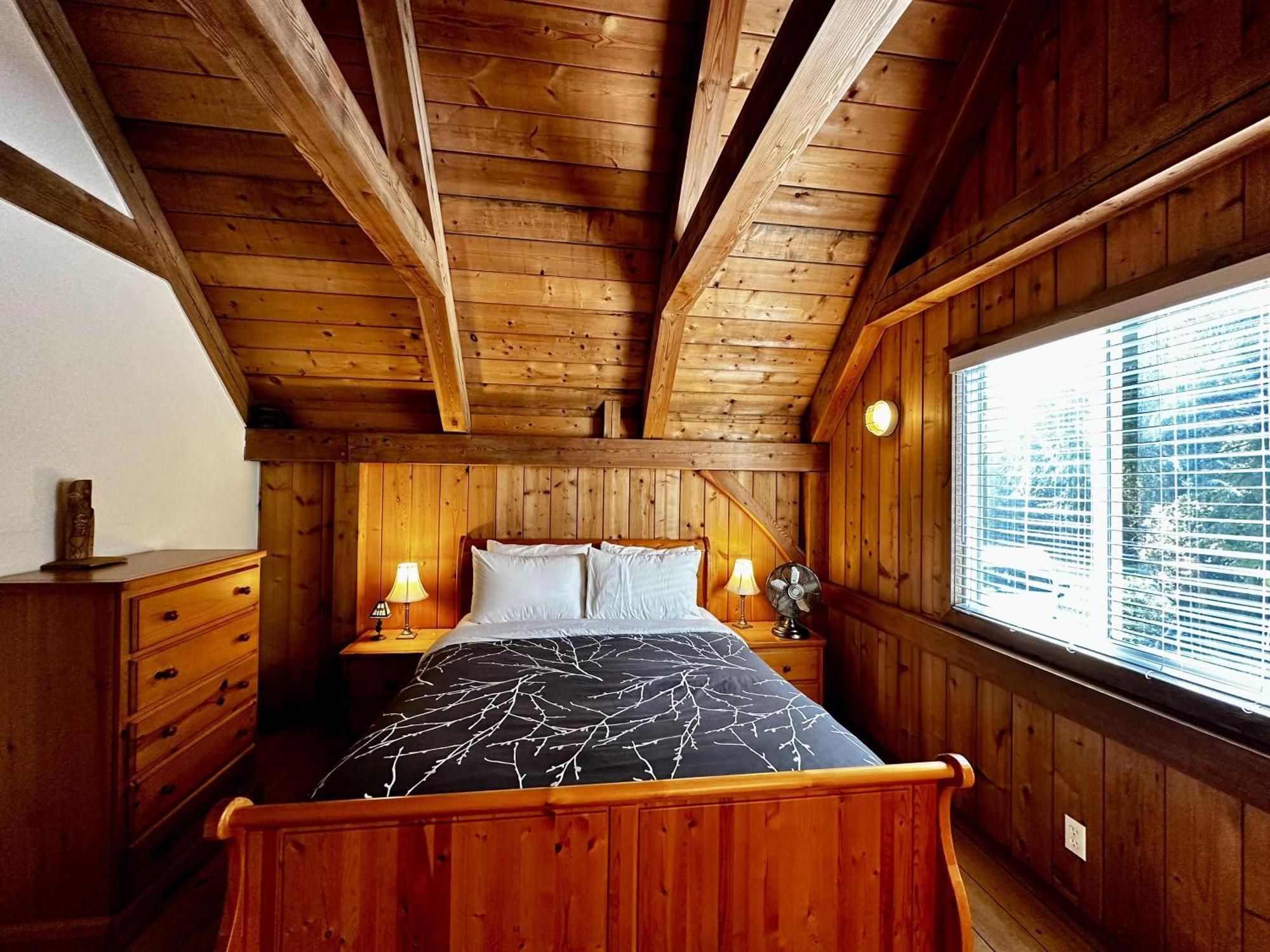 Waterfront Timber Frame Cottage! Ucluelet Zewnętrze zdjęcie