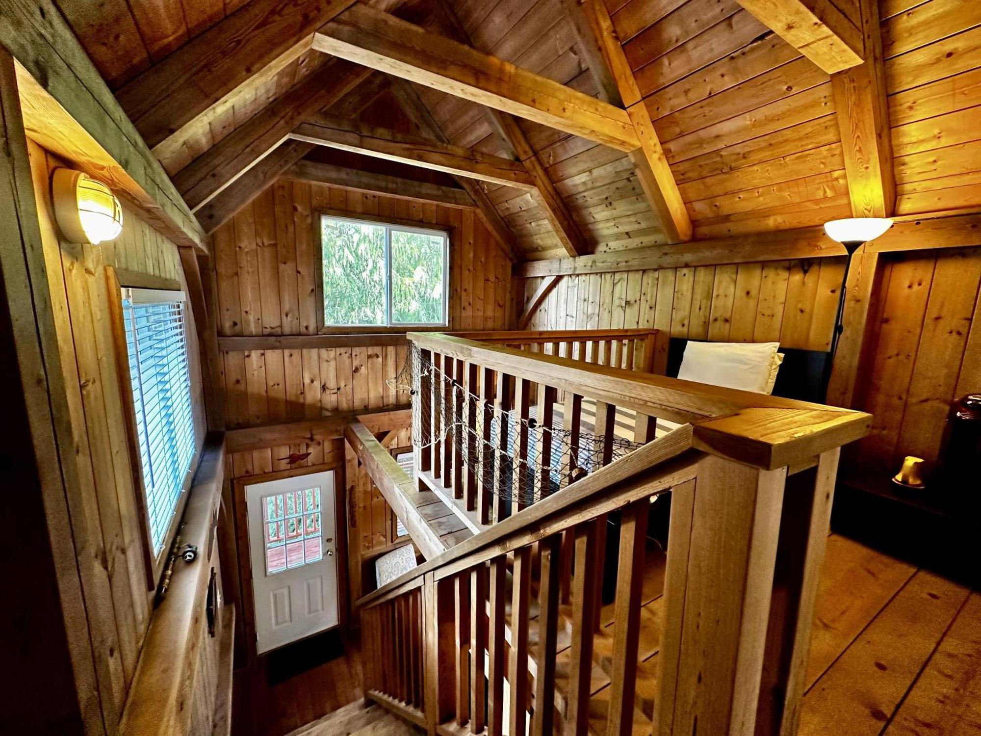 Waterfront Timber Frame Cottage! Ucluelet Zewnętrze zdjęcie