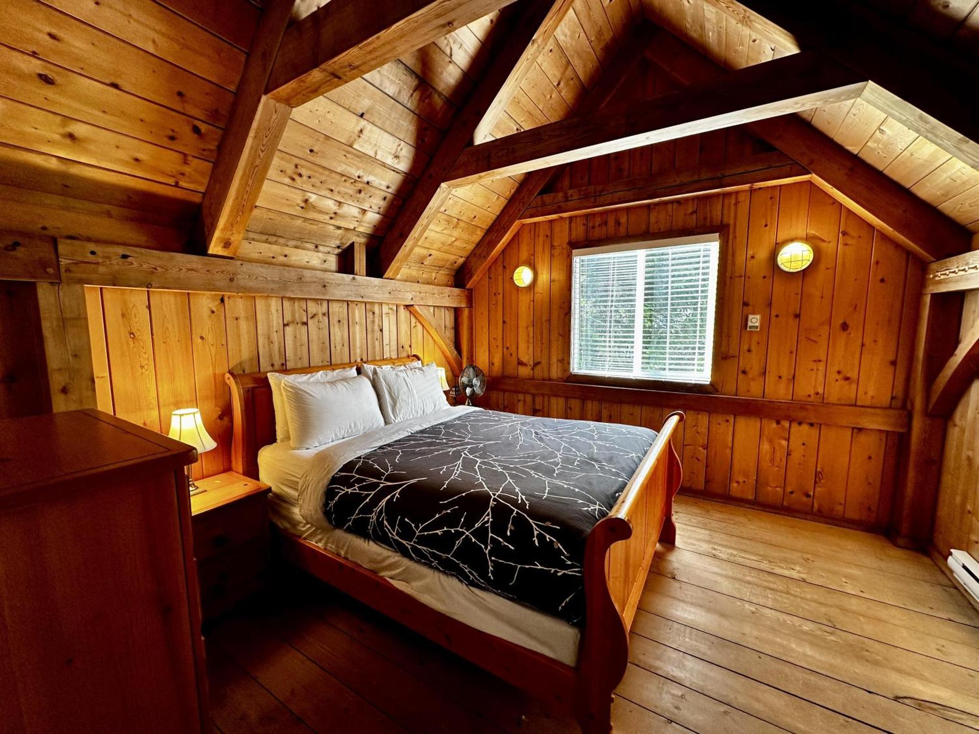 Waterfront Timber Frame Cottage! Ucluelet Zewnętrze zdjęcie