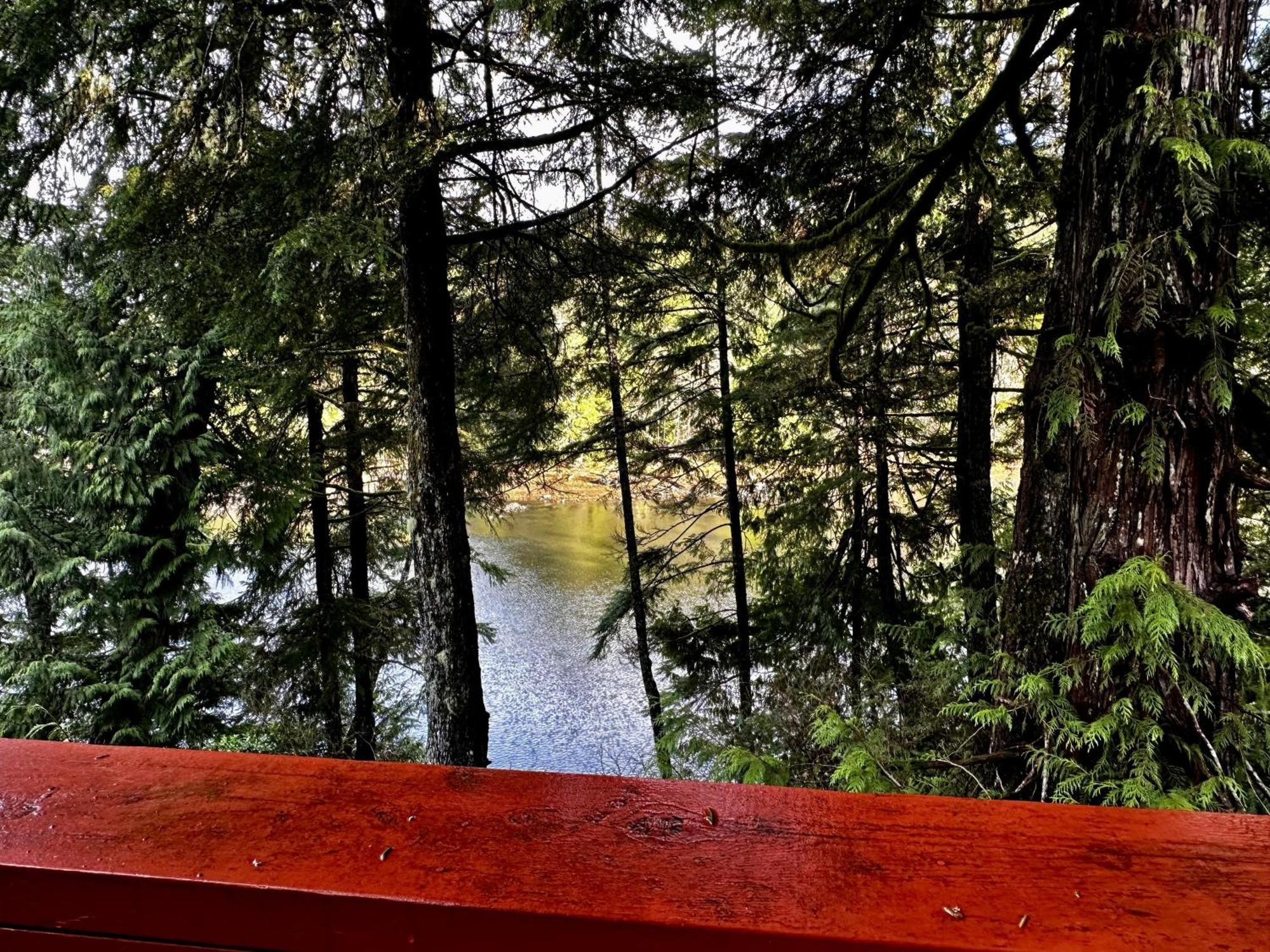 Waterfront Timber Frame Cottage! Ucluelet Zewnętrze zdjęcie