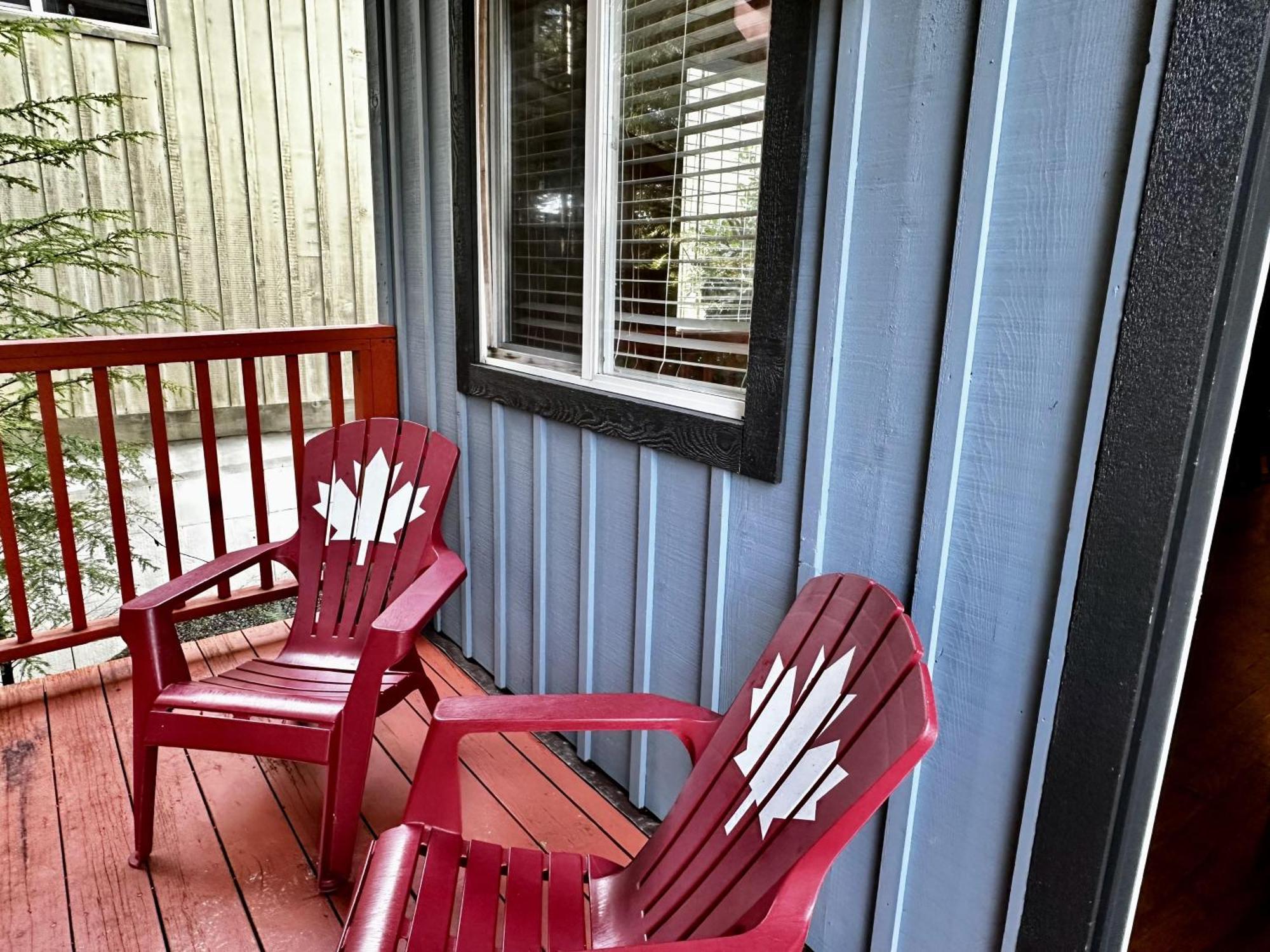 Waterfront Timber Frame Cottage! Ucluelet Zewnętrze zdjęcie