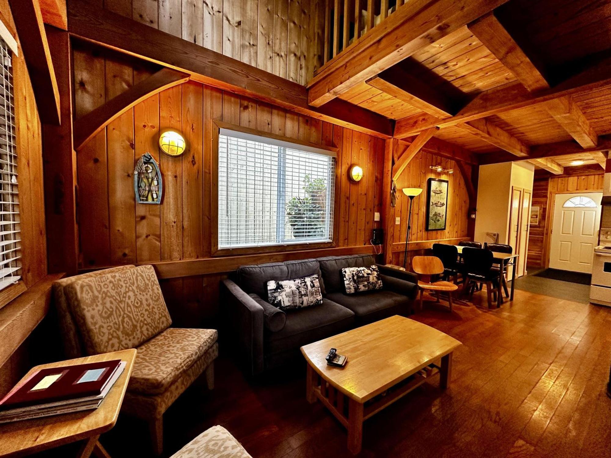 Waterfront Timber Frame Cottage! Ucluelet Zewnętrze zdjęcie